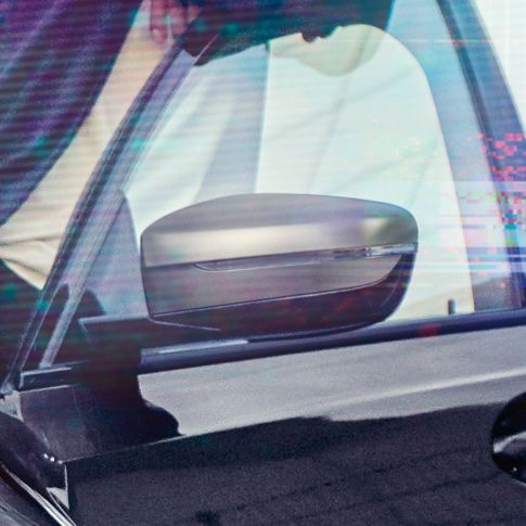 BMW Série 3 Berline, coque de rétroviseur. Détail de la portière ouverte avec coque de rétroviseur en Cerium grey metallisé.